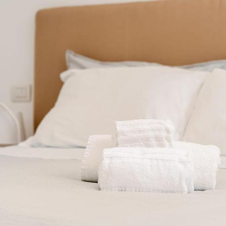 { White Garden } -Comfort, Parking & Wi-Fi- Лука Екстериор снимка