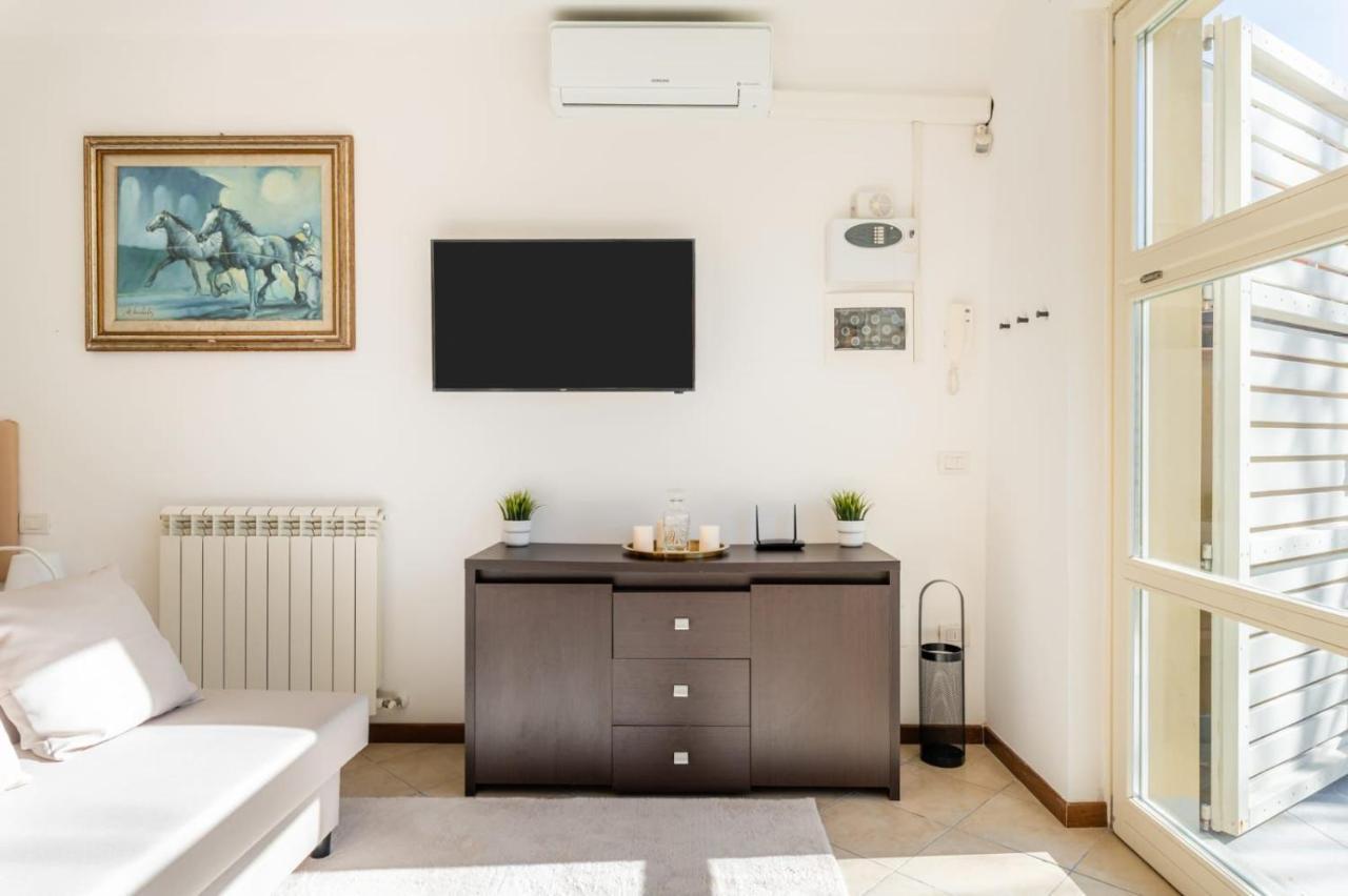 { White Garden } -Comfort, Parking & Wi-Fi- Лука Екстериор снимка